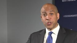 Candidates slam Trump, defend impeachment inquiry Instructional Video