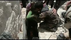 Girl pulled alive from rubble of bombed hospital in Syria News Clip