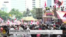 Islamic groups back anti-jobs law protests in Indonesia News Clip