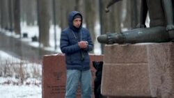 CLEAN : Ukrainians visit Kyiv Holocaust memorial after nearby Russian strike News Clip