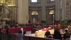 CLEAN : People pay tribute for second day to ex-Pope Benedict at lying-in-state News Clip