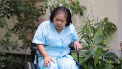 Older elderly asian women Stock Footage