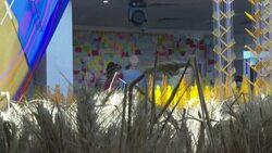 CLEAN : People show support for Ukraine at Dubai Expo 2020 News Clip