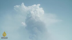 Lava from Canaries’ volcano reaches sea nine days after eruption News Clip