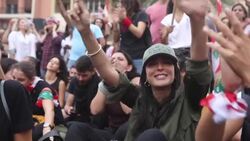 CLEAN : Lebanese star Nadine Labaki joins protesters in closing Beirut street News Clip