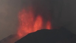 CLEAN : Eruptions shut airport on Canaries volcanic island News Clip
