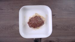 Short - Beef steak with mushroom sauce Instructional Video