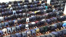 CLEAN : Residents in one of New York's hardest-hit areas line up for food News Clip