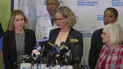 NY Police: car dodged barriers before train crash Instructional Video