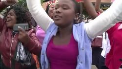 CLEAN : Singing dancing Sowetans pay News Clip