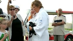 US swimmer braves sharks on Cuba crossing News Clip