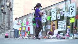 CLEAN : People pay tribute to George Floyd at memorial wall in Harlem News Clip