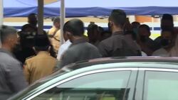 CLEAN : Indonesia's president arrives at hospital to meet victims of deadly stadium stampede News Clip