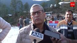 Uttarkashi tunnel collapse: Administration plans vertical landing to reach trapped workers News Clip