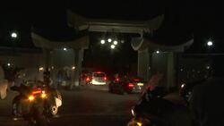 Mugabe's body arrives at 'Blue Roof' compound Instructional Video