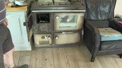 CLEAN : Turf wars stall Ireland's green agenda News Clip