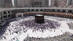 CLEAN : Images of Mecca as Saudi risks fallout with coronavirus curbs on holy sites News Clip