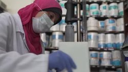 CLEAN : Coronavirus: Lebanon disinfectant maker pushes to meet demand News Clip