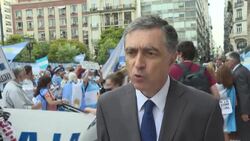 VOICED : Marcha opositora en Argentina en defensa de la cuestionada Corte Suprema News Clip