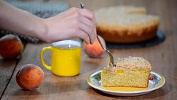 Slice of fresh baked peaches cake. Stock Footage