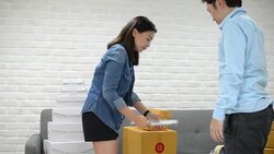 Asian woman check order from customer and delivery box to customer Stock Footage