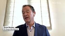 SpaceX Starts to Feel the Heat From the Competition News Clip