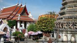 Visiting Wat Arun in Bangkok Instructional Video