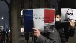 CLEAN : Opponents of Egypt's Sisi demonstrate in front of France's National Assembly News Clip