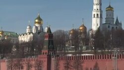 CLEAN : Scene outside Moscow's Kremlin as Russian forces press deep into Ukraine News Clip