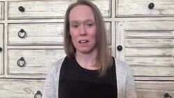 'Do you know that you're racing tomorrow?': Cindy Klassen reflects on Torino 2006 News Clip