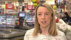US grocers installing barriers amid virus outbreak Instructional Video