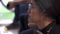 Venezuela's political dissidents: Hundreds fleeing government 'persecution' News Clip