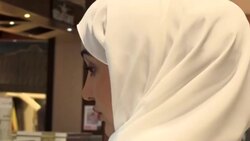 CLEAN : In wealthy Dubai, poor get free bread from machines News Clip