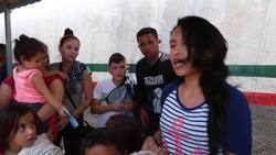 Mexican city bars migrant caravan Instructional Video