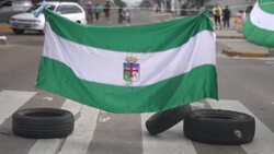 CLEAN : Bolivians block roads as strike over census begins News Clip