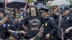 ANTI–Brett Kavanaugh – Multiple arrested for civil disobedience on day of Kavanaugh/Ford hearing Stock Footage