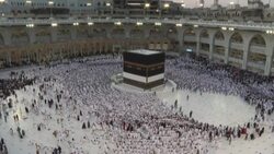 VOICED : Los peregrinos de La Meca empiezan a llegar a Mina, etapa crucial del hach News Clip