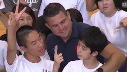 CLEAN : Rugby/World Cup: French players visit school for disabled children in Japan News Clip