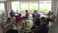 CLEAN : In Bordeaux's retirement homes, people draught-proof before the 40°C peak News Clip