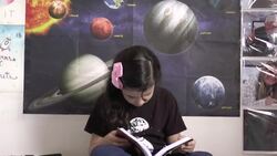 VOICED : 'Nicolinha', ocho años y cazadora de asteroides News Clip