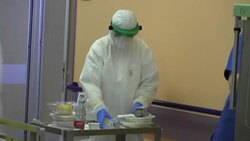 CLEAN : Coronavirus: robots assist hospital staff in Italy News Clip