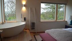 The social network for luxury holiday homes Instructional Video