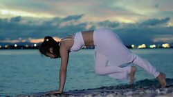 Woman Yoga - relax in nature Stock Footage