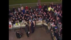 UK: The Lord of the Rings: The Fellowship of the Ring Premiere at the Odeon Leicester Square in London. News Clip