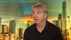 Billionaire LNG Chief Eyes Hydrogen for Net-Zero Emissions Goal News Clip