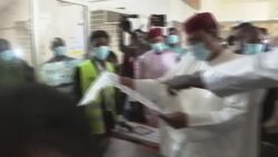 CLEAN : Niger election: outgoing President Isouffou and successor vote at Niamey city hall News Clip