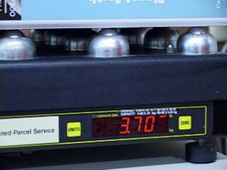 Describiendo a la materia y sus propiedades: comparando masa y peso Instructional Video