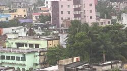 VOICED : Masivas evacuaciones ante la llegada de gran ciclon en India y Bangladés News Clip