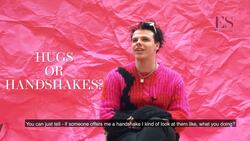 ES Magazine with Yungblud: This or that? News Clip