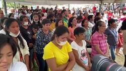 Philippines volcano evacuees attend Sunday mass News Clip
